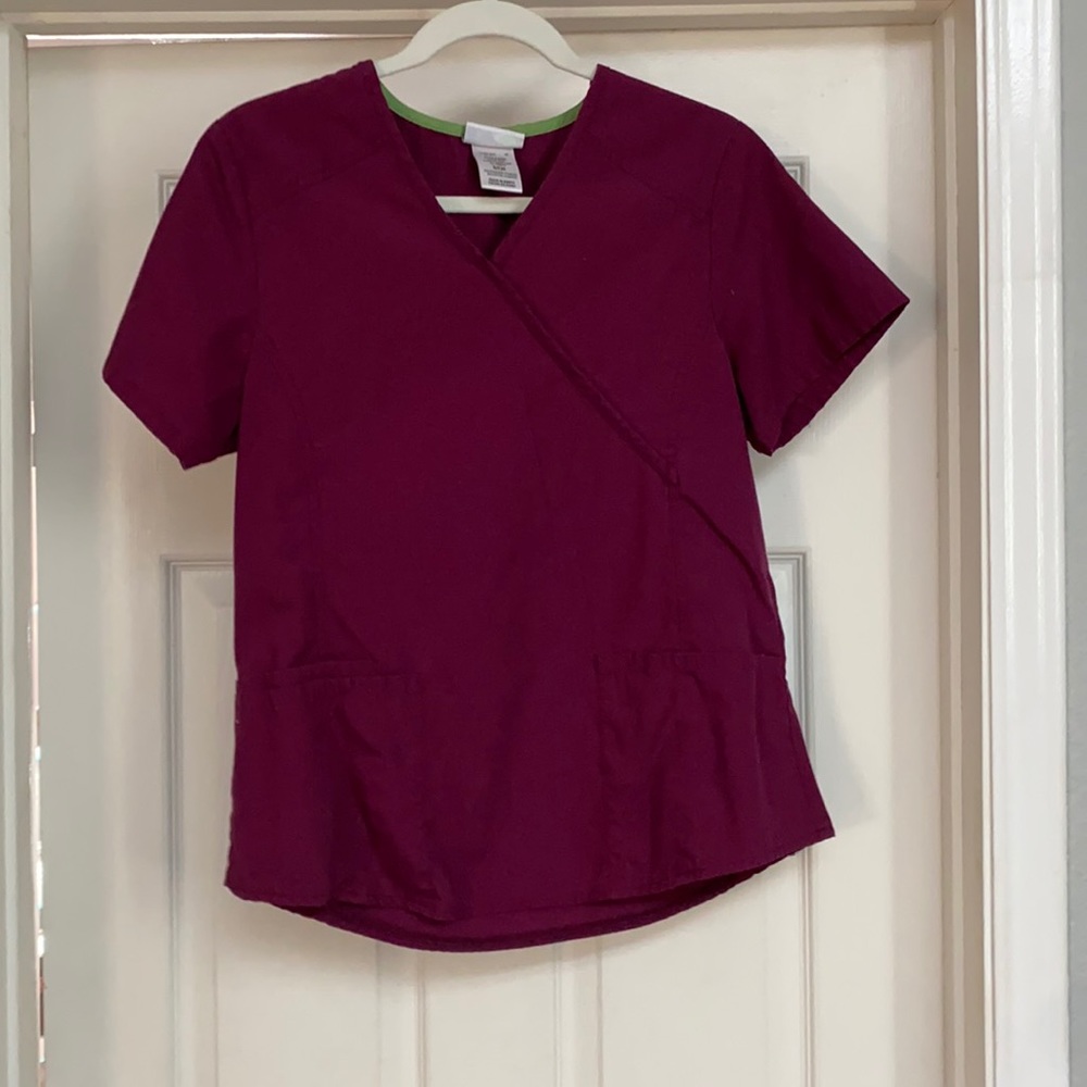 Scrub star maroon scrub top